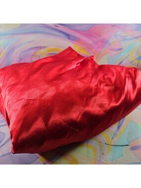 Red Fitted Sheet Full/Double Size, Elastic 100% Polyester Pre-Owned 20687